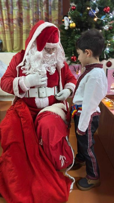 Mos Craciun pentru ACASĂ, la SERBARE (gradinita / scoala) și la BIROU