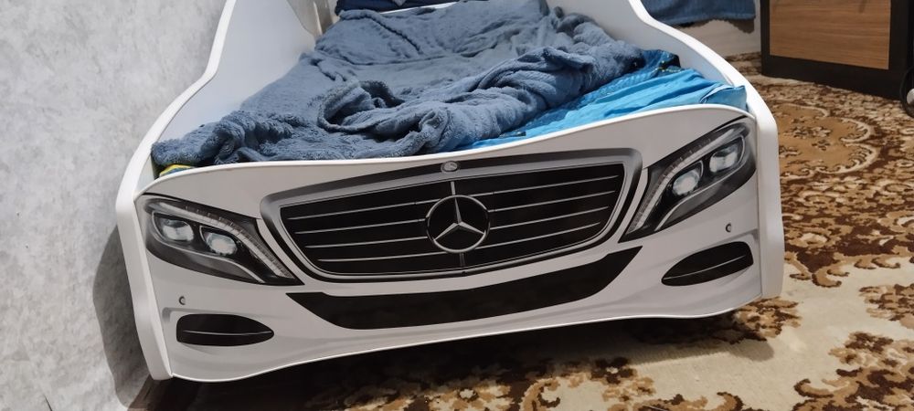 Продам кровать машинку