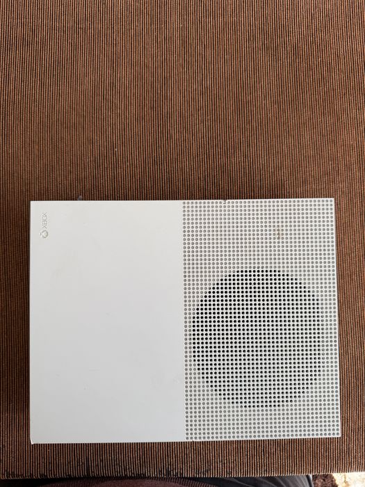 Vand consola xbox one s