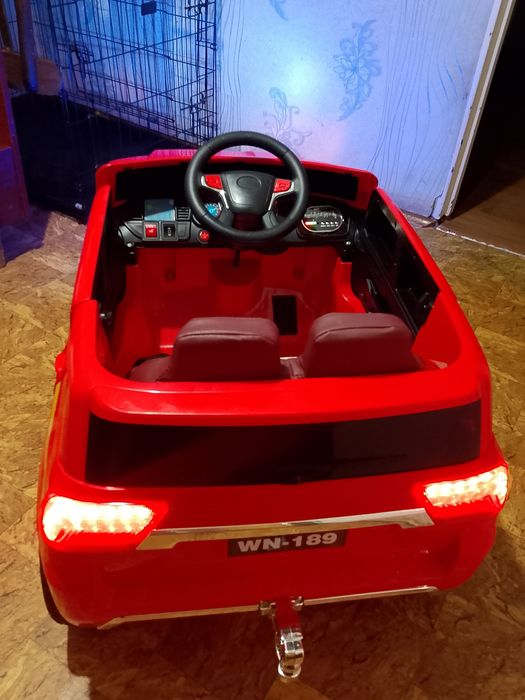 Продам детскую электромашину,на пульте