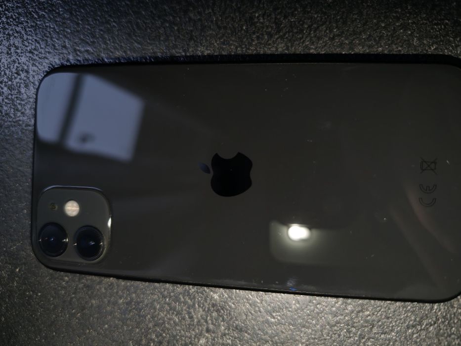 iPhone 11, ca nou, 64GB, 93% sănătate baterie