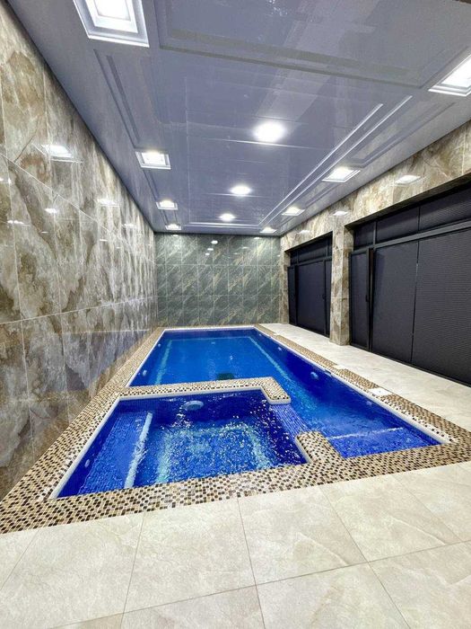 на Центр Луначарского  ПРОДАЕТСЯ ДОМ 5 СотокКомната: 7