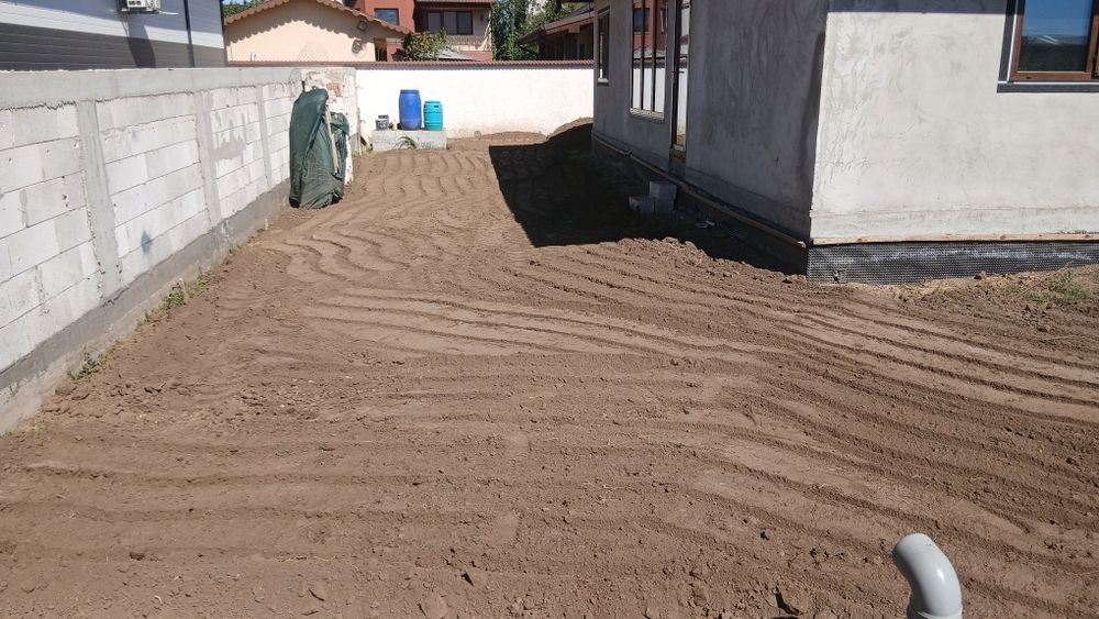 Pământ negru vegetal și Pământ galben