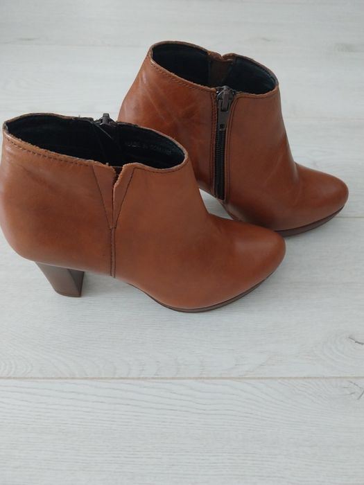 Botine Bata piele naturala