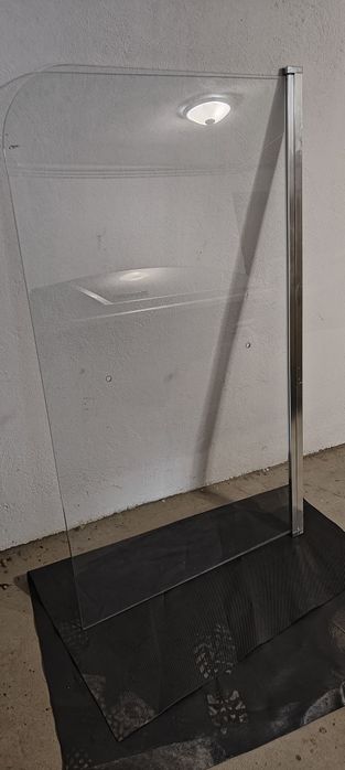 Vând paravan sticla securizata tip usa