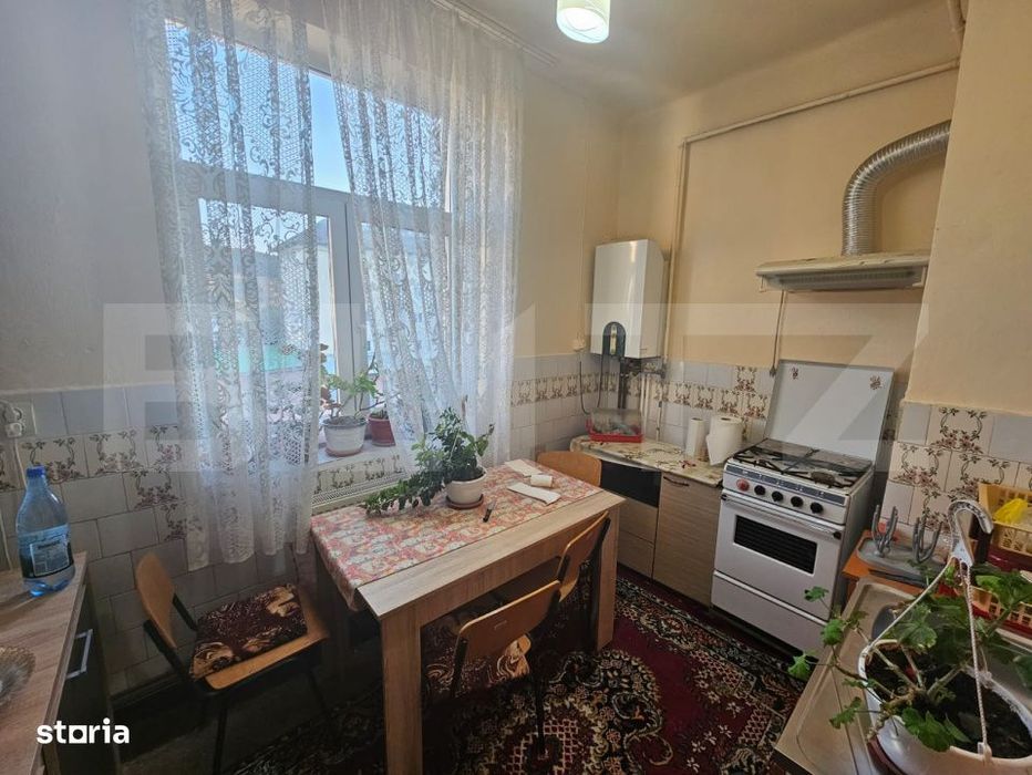 Apartament cu 3 camere, decomandat, 80 mp, Ocna Mures