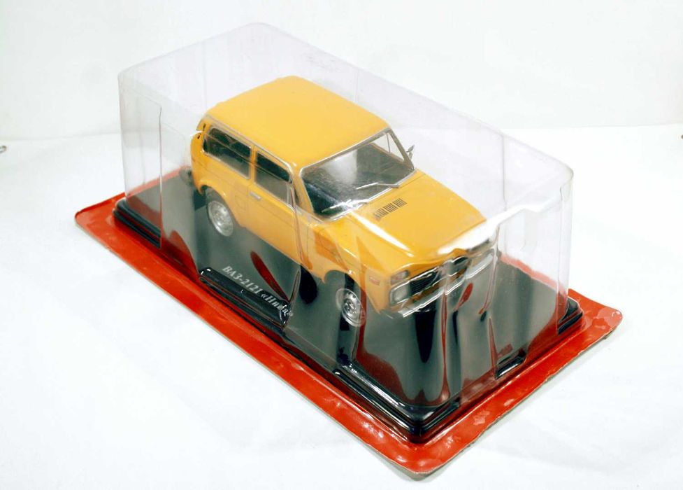 БОЛЬШАЯ игрушечная модель: ГАЗ-11-73 и другие в масштабе 1:24