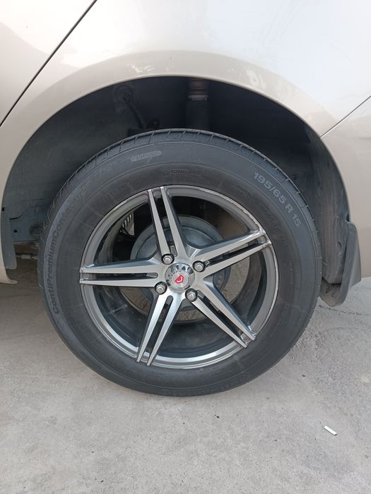 Vossen Diska Balon 195 65 R15 J7 Holati yaxshi Ayibi yoq