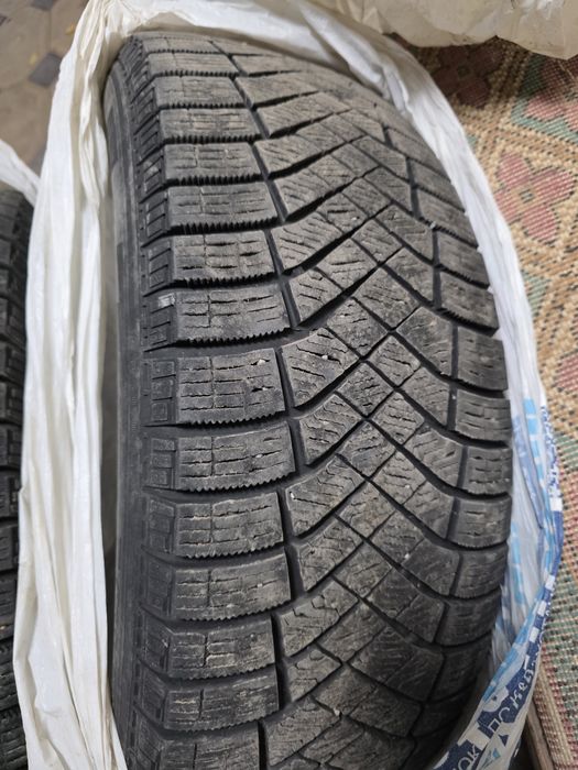 Шина Pirelli ice zero 225x65x17i