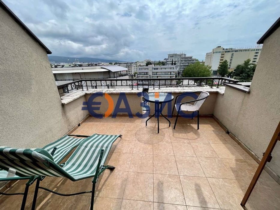 Мезонет на 7-ми етаж с частичен изглед към морето, к-с Калия,Слънчев