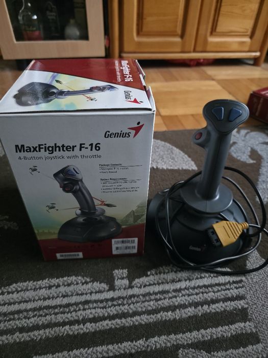 Графичен таблет и джойстик