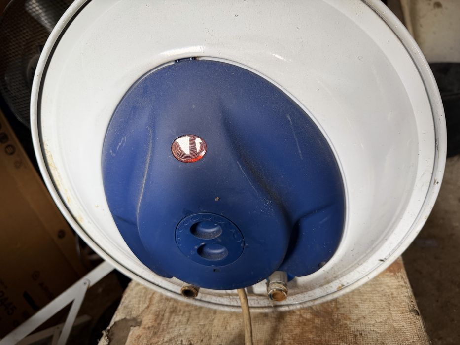 Pachet cazan fonta Ferolli 24 kw + boiler termoelectric 100L + pompa recirculare Grundfus + sursa