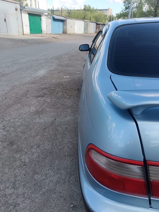 Автомобиль Toyota Carina E