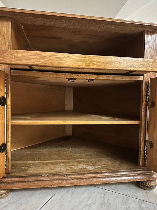 Vând dulap/stand TV de colț din lemn masiv