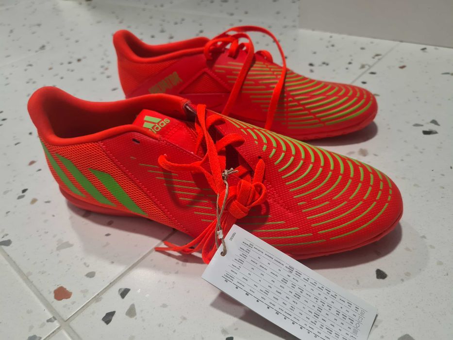 Обувки за футбол Adidas Predator