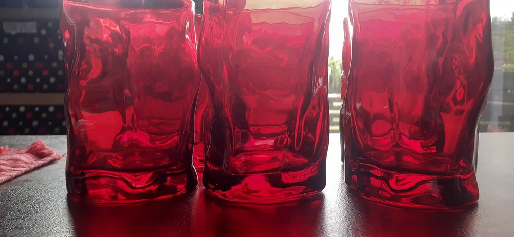 Set 6 pahare deformate rosii