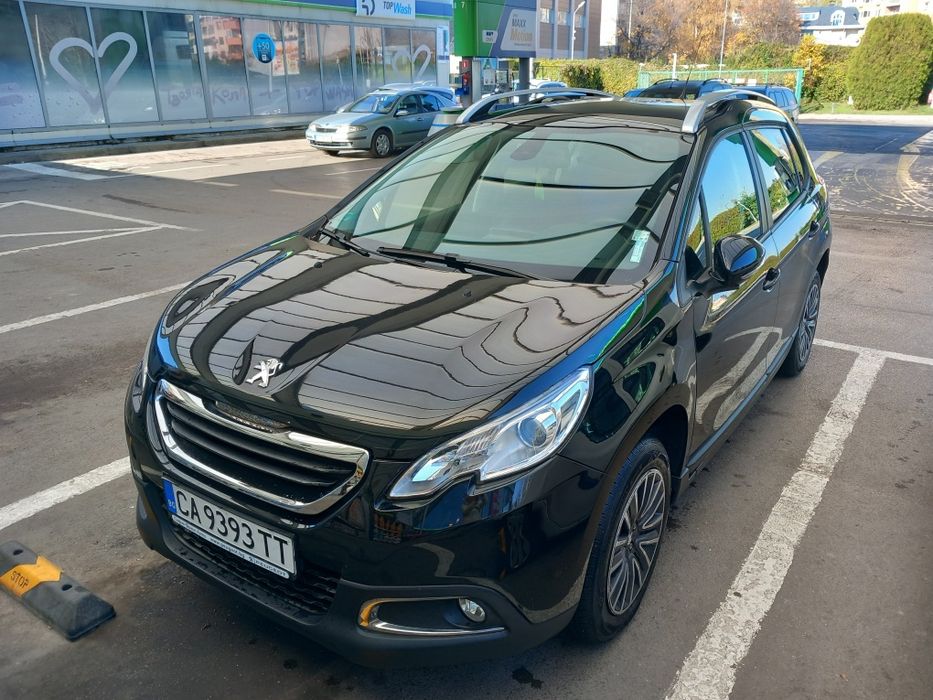 Лек автомобил Peugeot 2008,аутлендър,1.2 бензин 82 к.с.реални 23 640км