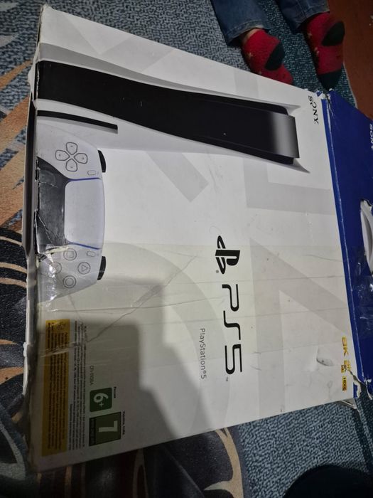 Playstation 5 с двумя джостиками
