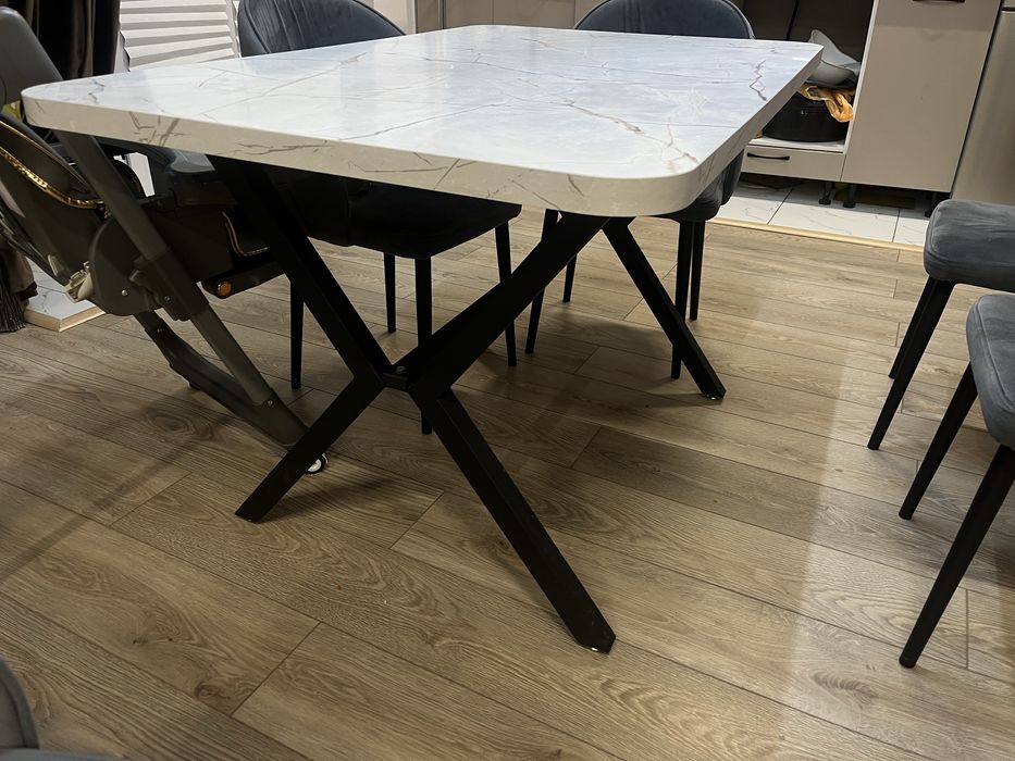 Стол кухонный продам