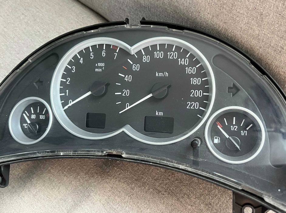 Ceasuri bord Opel Tigra B Corsa C Combo C VDO GM cod 13173367 original