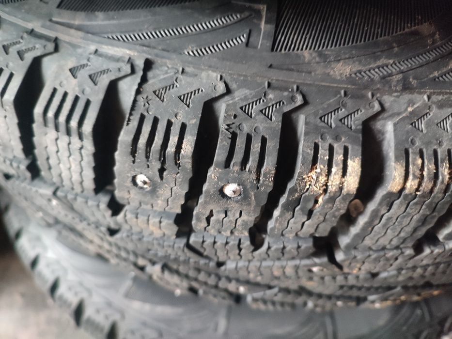 Продам комплект резины