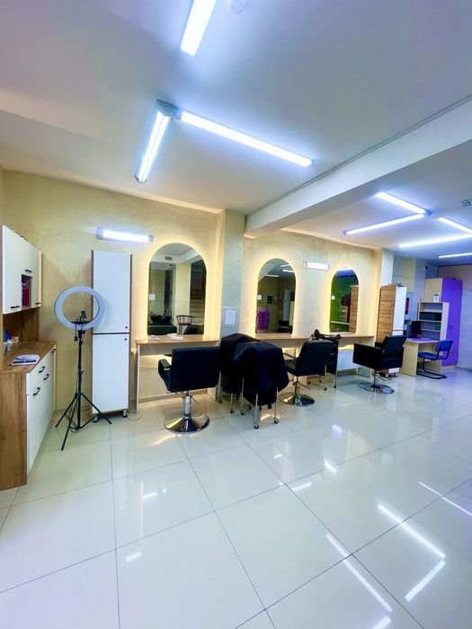 Сдам в аренду парикмахерское кресло