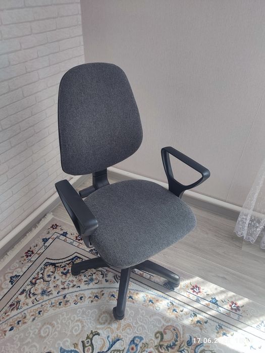 Продам кресло ..