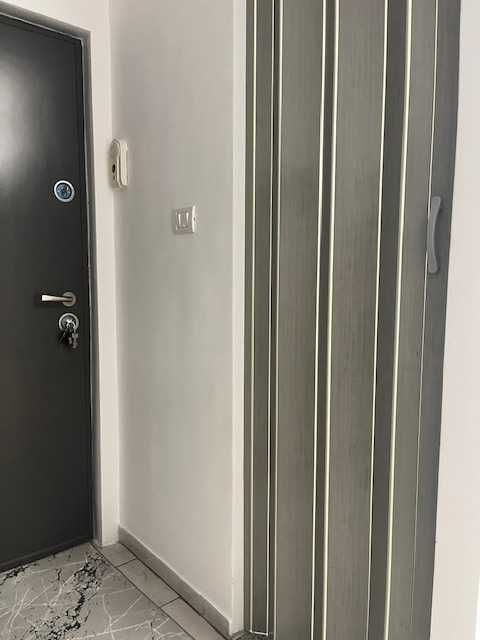 Inchiriez garsoniera zona UMT