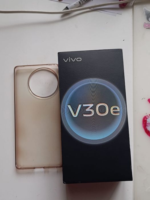 Продам телефон виво .