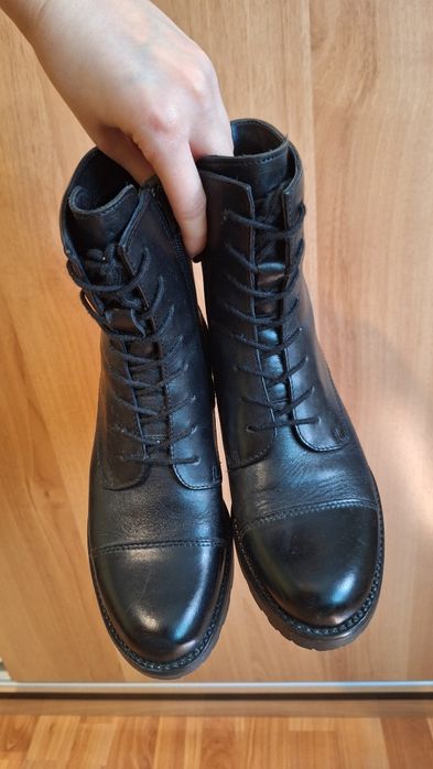 Botine din piele