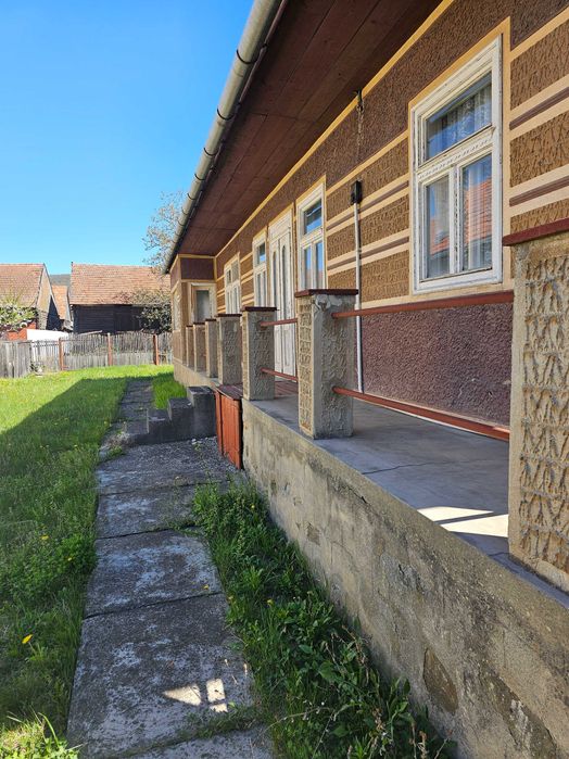 Vând casa în orașul Covasna / Voinesti str. Mihai Eminescu nr. 101