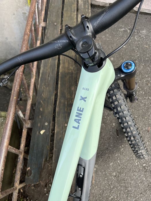 Bicicleta Enduro Carbon Full suspension