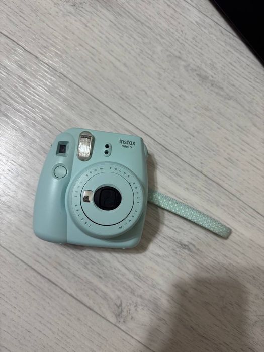 Фотоаппарат instax 9 mini