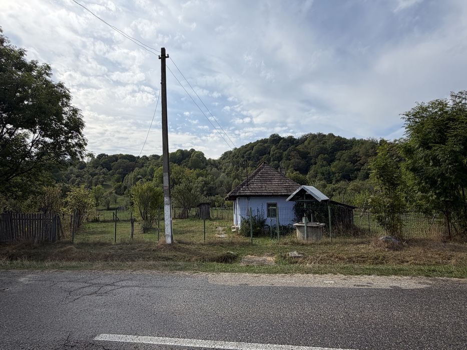 TEREN 3.898 mp + Căsuță | Sboghițești – Nucșoara, Argeș | Zonă de munte, liniște și peisaje deosebite | 39.999 €