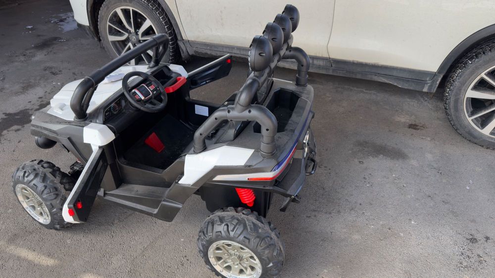 машина на пульте управления