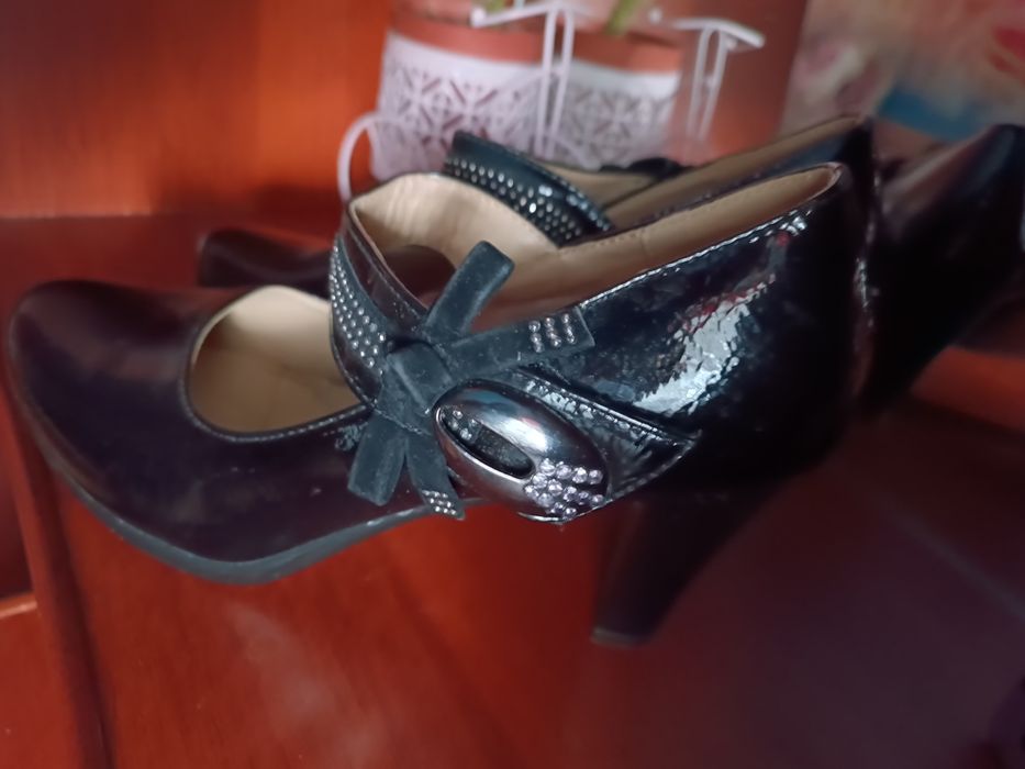 Обувь ботфорты новые и туфли