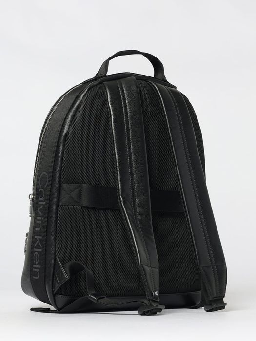 Rucsac Calvin klein original  nou
Webbing Strap Backpack in Synthetic Leather Calvin Klein