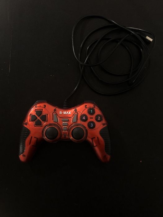 Продаю игровой джойстик с USB кабелью.В-MAX