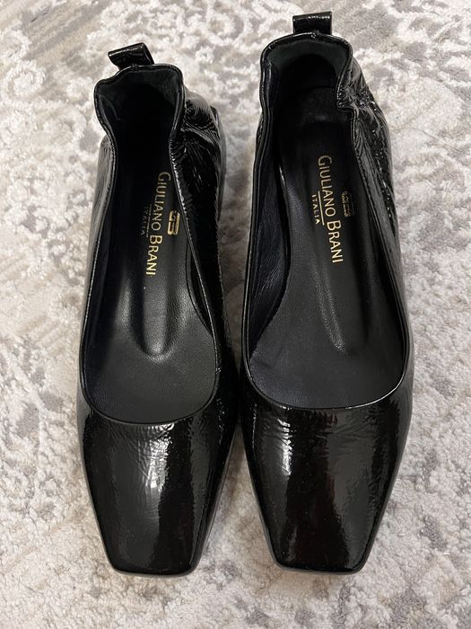 Продам кроссовки, балетки  новые