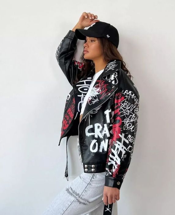 Стильная женская куртка Oversize