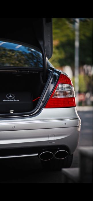 Mercedes-Benz W211 E320 AMG • 2002 год