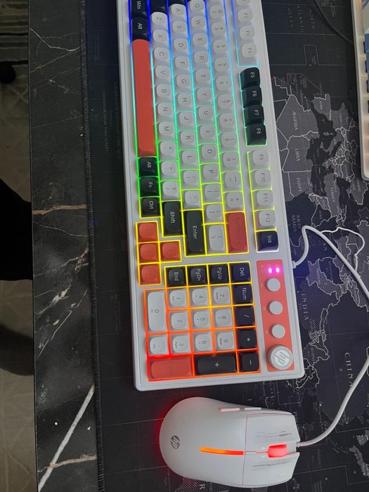 Продам новую игровую клавиатуру и мышку фирмы HP, возможно доставка.