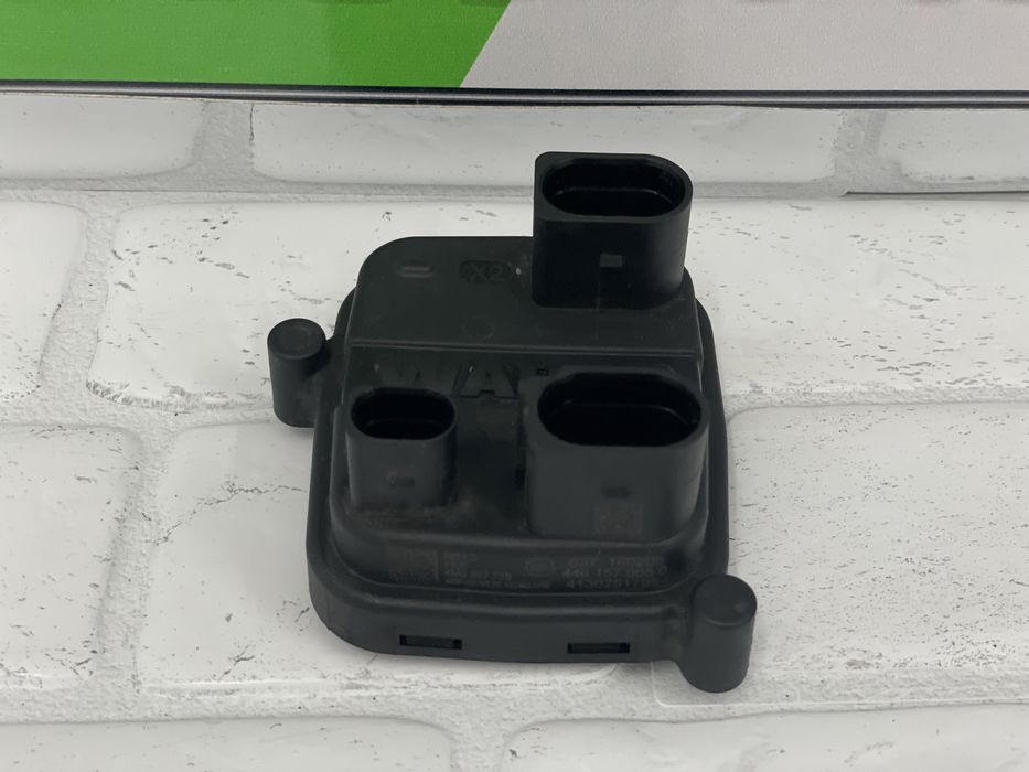 Контролен модул въздушен компресор AUDI Q5 Q7 Q8 E-Tron 4M0907778