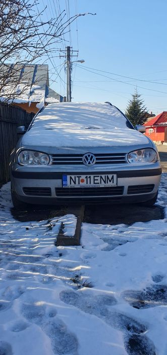 Vând Volkswagen golf