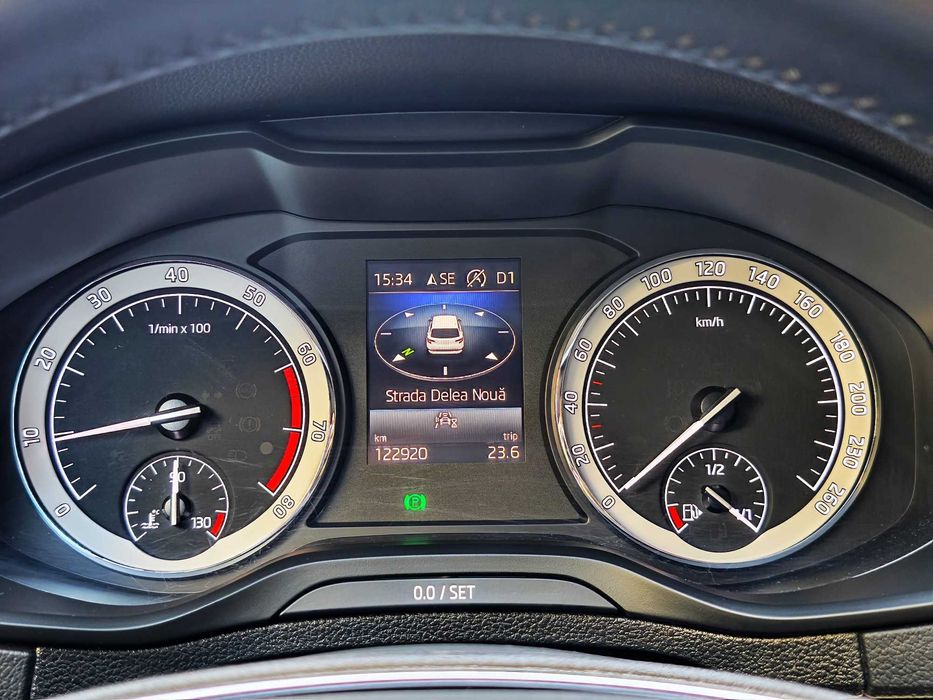 Skoda Karoq 1.5 TSI 150 CP DSG | Piele | Încălzire Staționară | ACC | Keyless | CarPlay/Android Auto Wireless | Navi