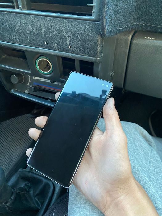 Продам Samsung s10+