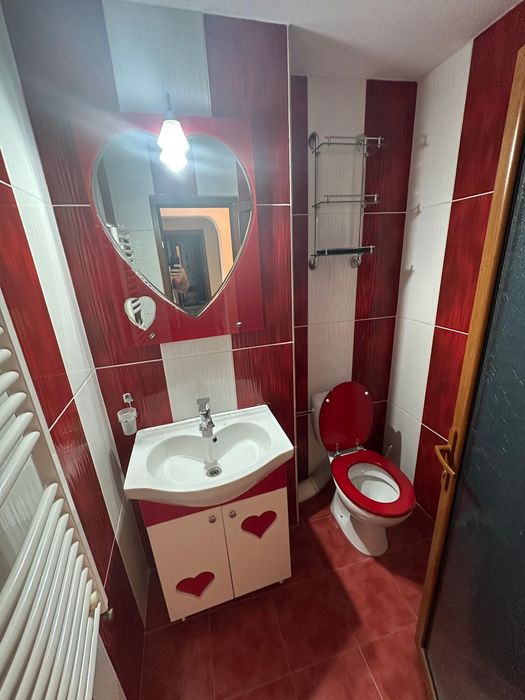 Închiriez apartament cu 3 camere în Caransebeș