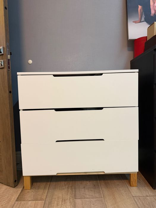 Даром отдадим детский комод