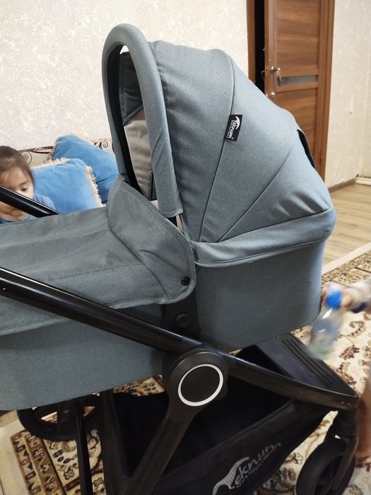 детская коляска.