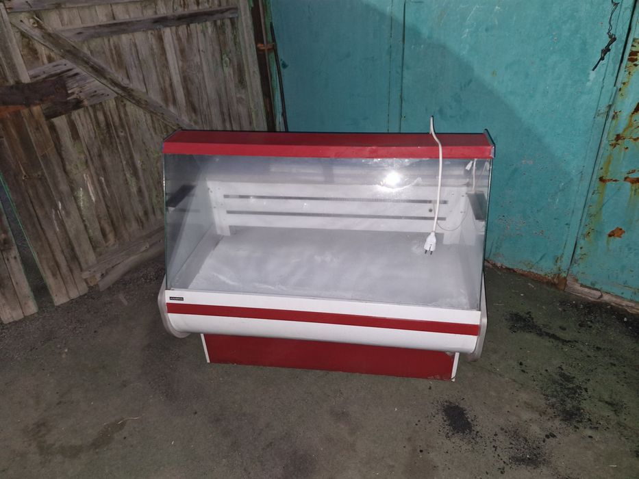 Холодильник витринный